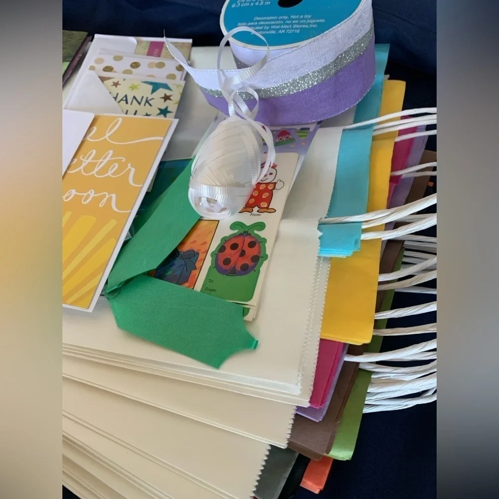 Gift Bag Combo, 10 Lg bags & tissue, 10 cards, gift labels, ribbon